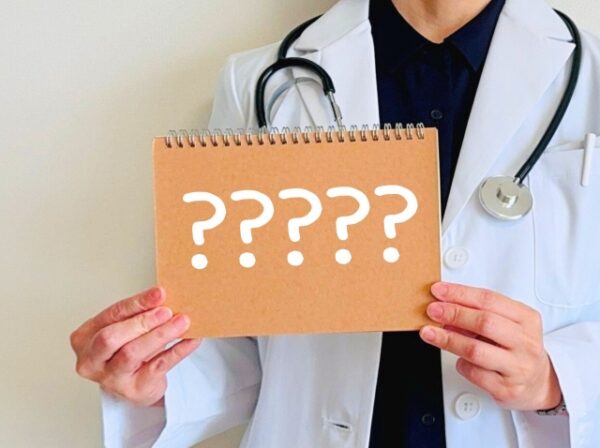 医師が？を持っている