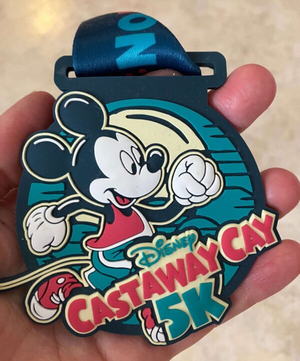 キャスタウェイキーの5Kマラソンメダル