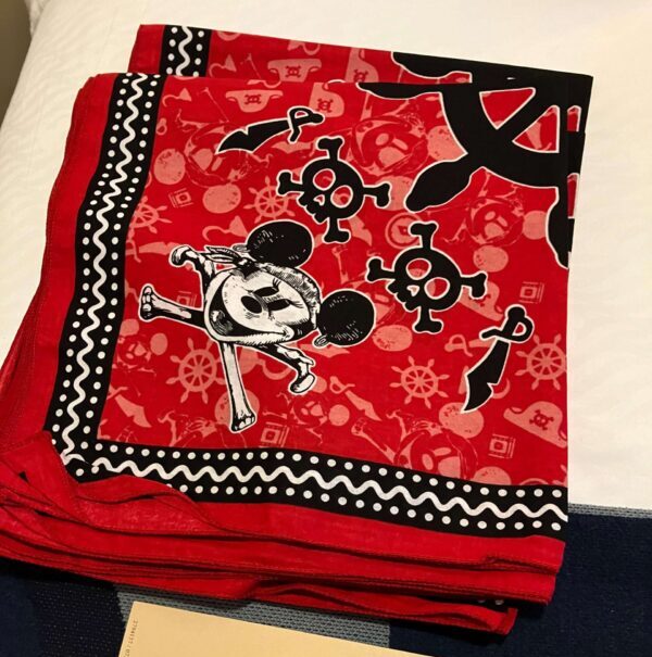 ディズニークルーズパイレーツナイトバンダナ