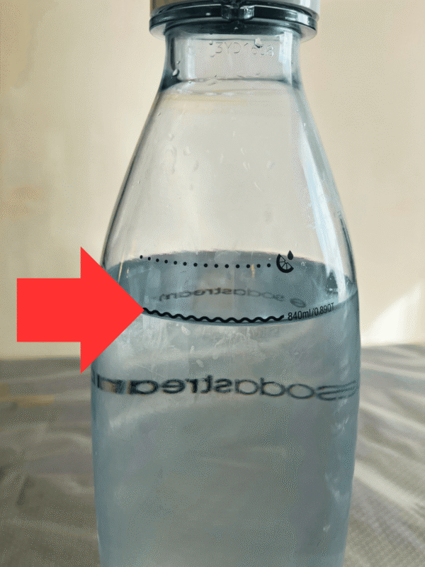 ソーダストリームのボトルの線